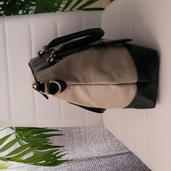 Tignanello Handbag ❤ - Picture 3 of 7